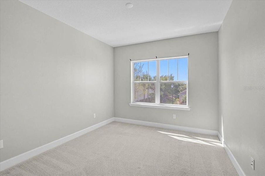 Spacious, unfurnished interior of a new home in , Sarasota (Image 33).