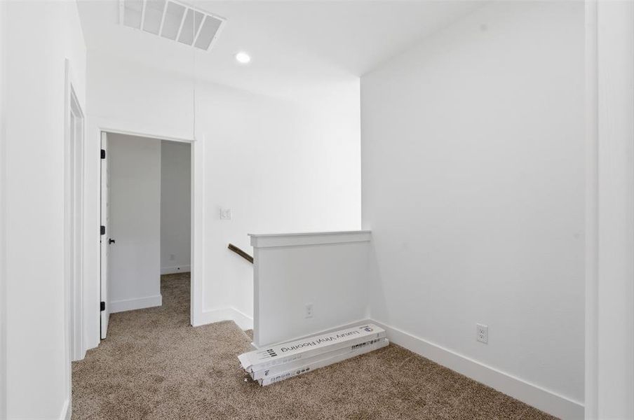 Spacious, unfurnished interior of a new home in , Grand Prairie (Image 19).