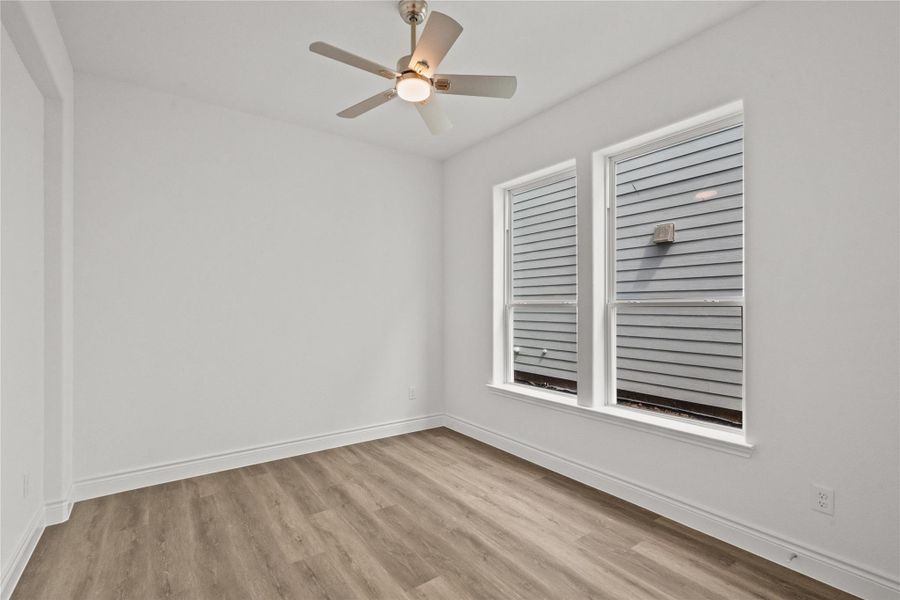 Spacious, unfurnished interior of a new home in , Texas City (Image 21).