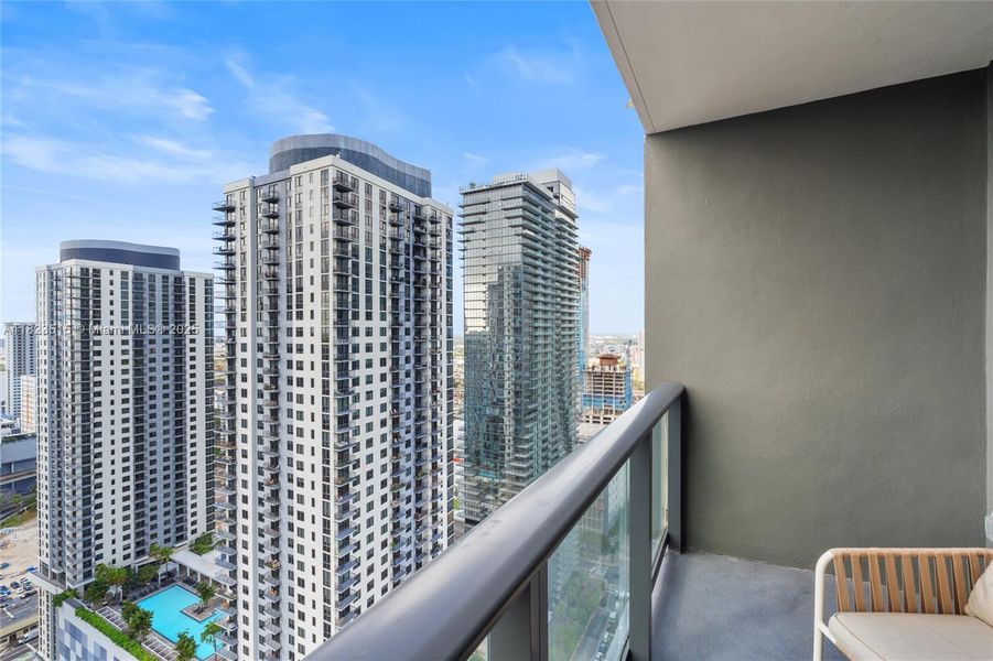 Exterior details and patio area of a home in Natiivo Miami, Miami (Image 4).