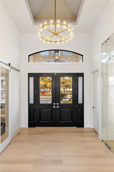 Spacious, unfurnished interior of a new home in , Sarasota (Image 23).