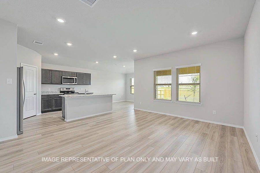 Spacious, unfurnished interior of a new home in Pleasant Hill, Bryan (Image 16).