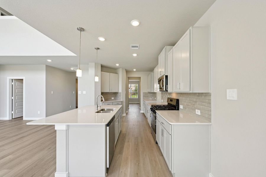 Photo is not of the actual home, but is an inspirational photo of builder’s model home and may depict options, furnishings, and/or decorator features that are not included Photo is not of the actual home, but is an inspirational photo of builder’s model home and may depict options, furnishings, and/or decorator features that are not included