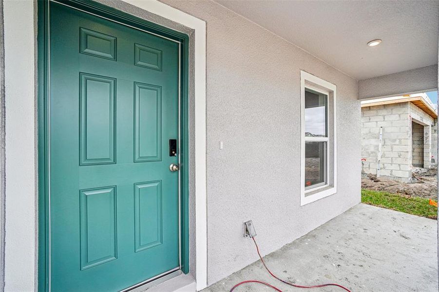 Exterior details and patio area of a home in Sumter Villas, Sumterville (Image 3).
