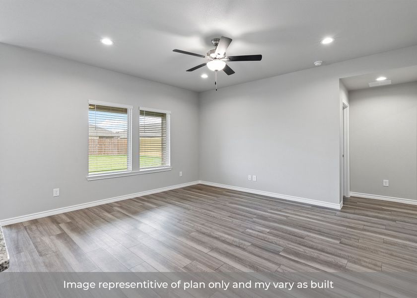 Representative unfurnished interior of a home built from the Bellvue by D.R. Horton in London Towne, Corpus Christi (Image 18).