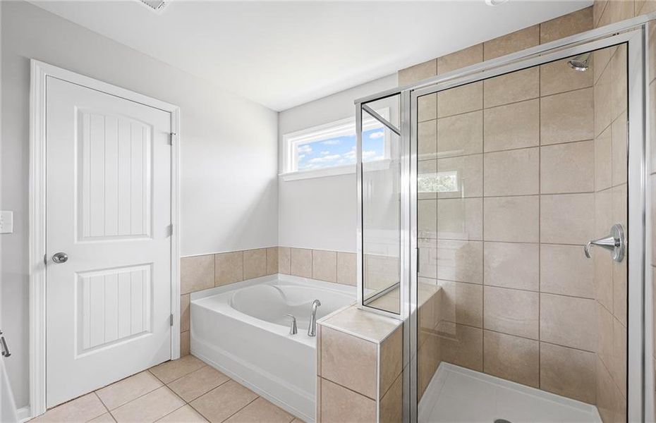 Furnished interior view inside a new home in Hawthorne Ridge, McDonough (Image 8).