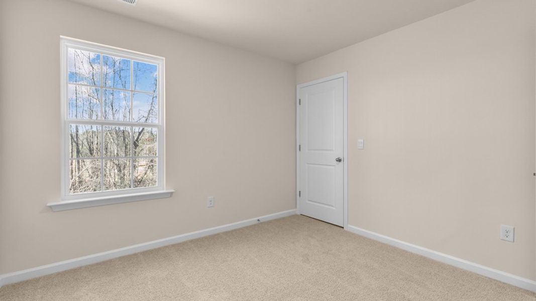 Spacious, unfurnished interior of a new home in Faircrest, Greensboro (Image 18).