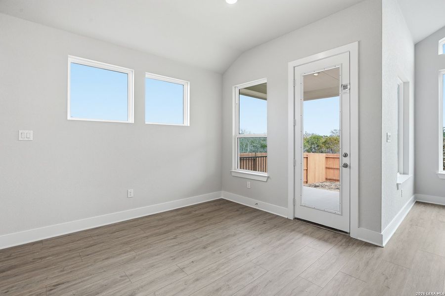 Spacious, unfurnished interior of a new home in Stillwater Ranch, San Antonio (Image 19).