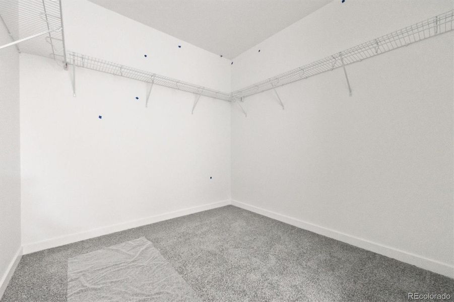 Spacious, unfurnished interior of a new home in Harvest Crossing, Aurora (Image 15).