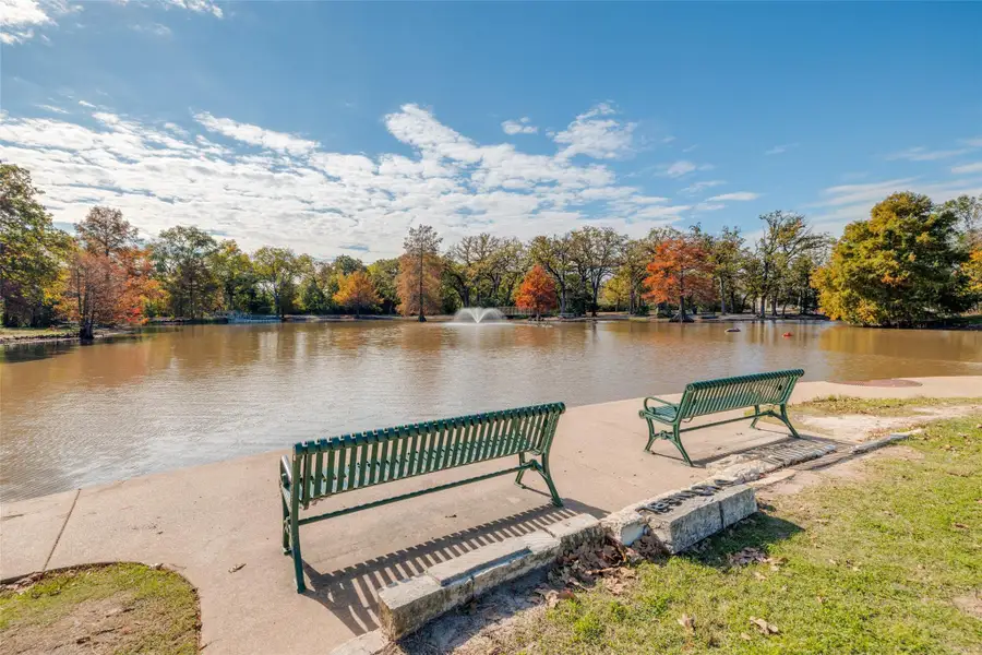 Natural landscape and outdoor views near Pleasant Hill: Watermill Collection in Bryan (Image 17).