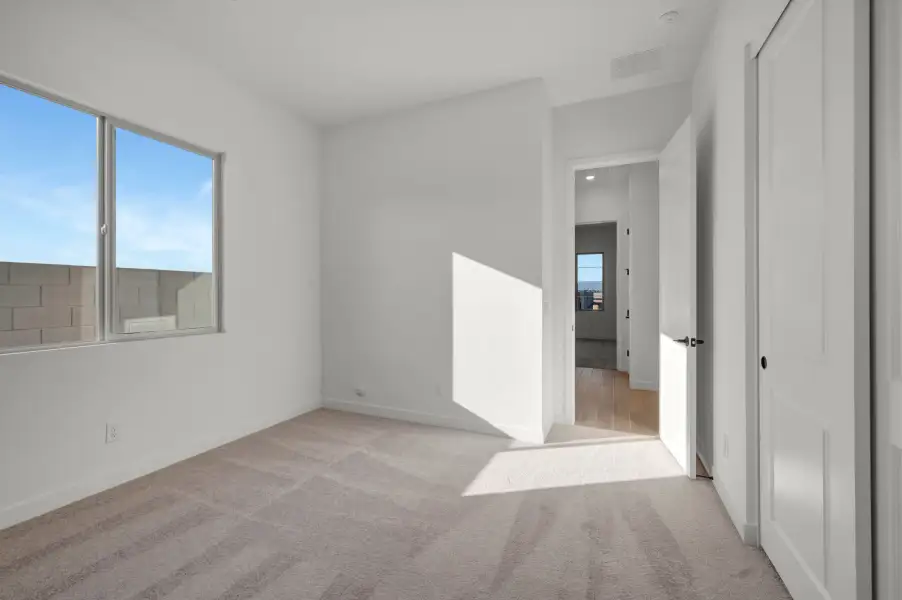Spacious, unfurnished interior of a new home in Soleo, San Tan Valley (Image 27). Spacious, unfurnished interior of a new home in Soleo, San Tan Valley (Image 27).
