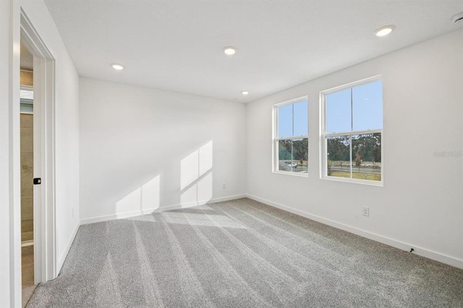 Spacious, unfurnished interior of a new home in Northlake Traditional, Winter Garden (Image 36). Spacious, unfurnished interior of a new home in Northlake Traditional, Winter Garden (Image 36).