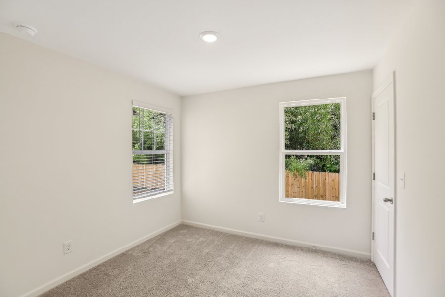 Representative unfurnished interior of a home built from the Triton by Starlight Homes in Chestnut Grove, Douglasville (Image 28).