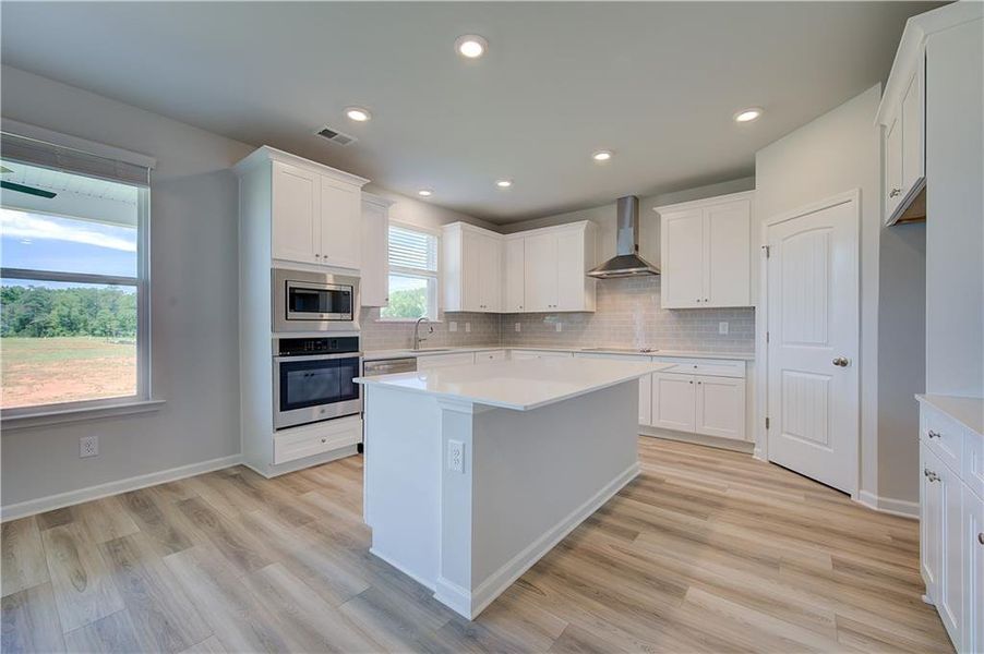 Furnished interior view inside a new home in Bowers Farm, McDonough (Image 5).