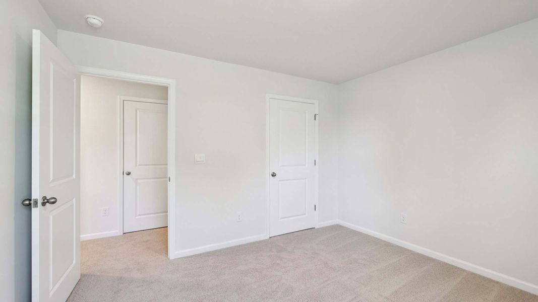 Spacious, unfurnished interior of a new home in Blackstone Bay Townhomes, Sherrills Ford (Image 46).