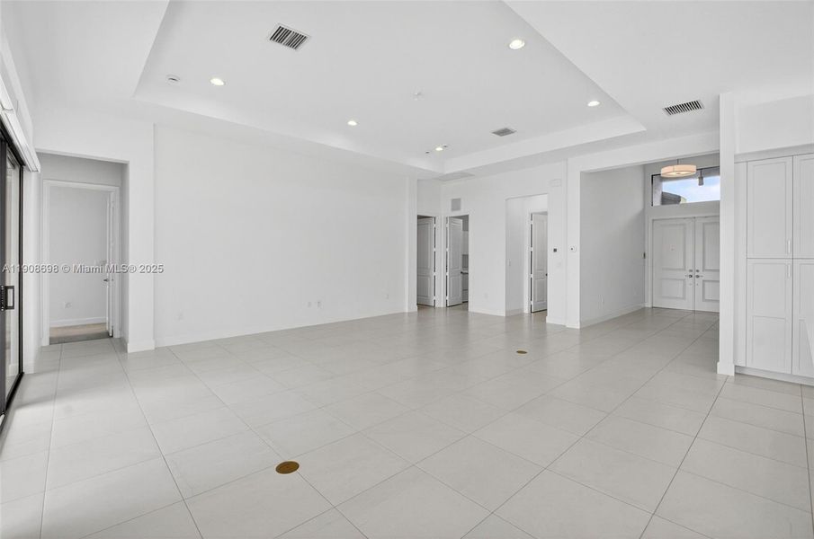 Spacious, unfurnished interior of a new home in , Boynton Beach (Image 62).