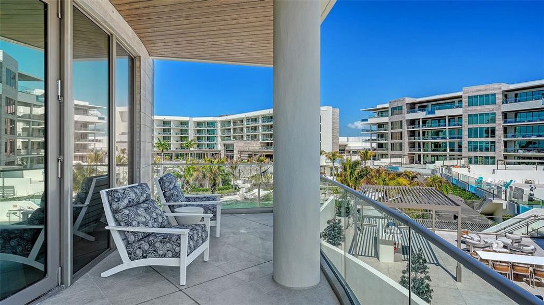 Condo located in Longboat Key, FL showcasing its design and architecture (Image 27). Condo located in Longboat Key, FL showcasing its design and architecture (Image 27).