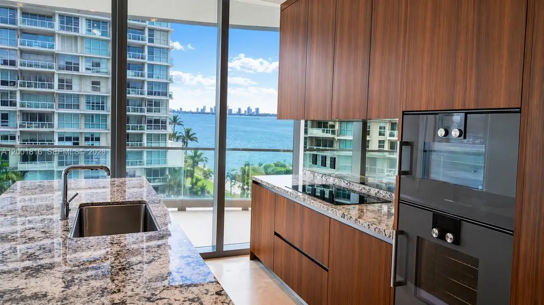 Condo located in Miami, FL showcasing its design and architecture (Image 4).