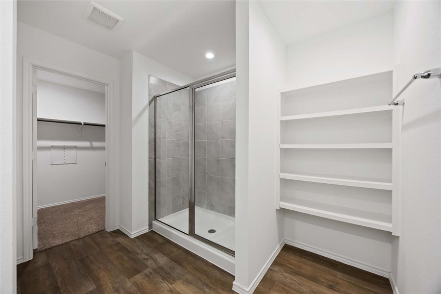 Furnished interior view inside a new home in Tamarron, Fulshear (Image 11).