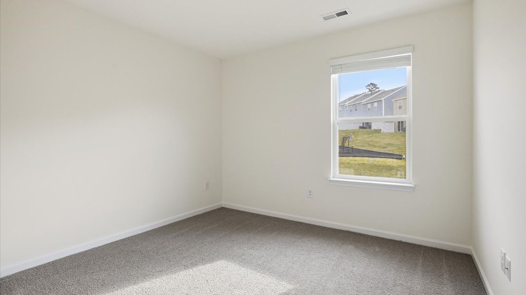 Spacious, unfurnished interior of a new home in Cherokee Crossing, Kodak (Image 18).