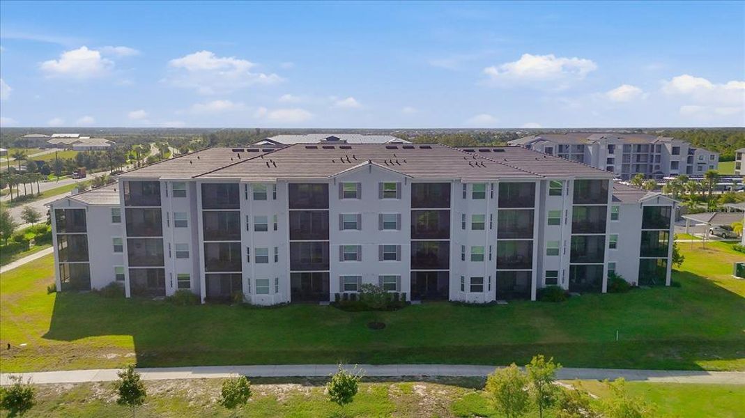 Condo located in Venice, FL showcasing its design and architecture (Image 27). Condo located in Venice, FL showcasing its design and architecture (Image 27).