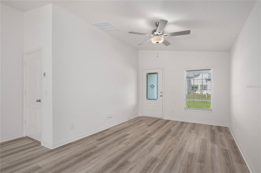 Spacious, unfurnished interior of a new home in Poinciana, Poinciana (Image 11).