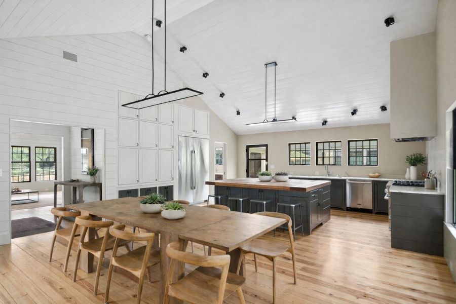 Community amenities in , Mount Pleasant (Image 50).