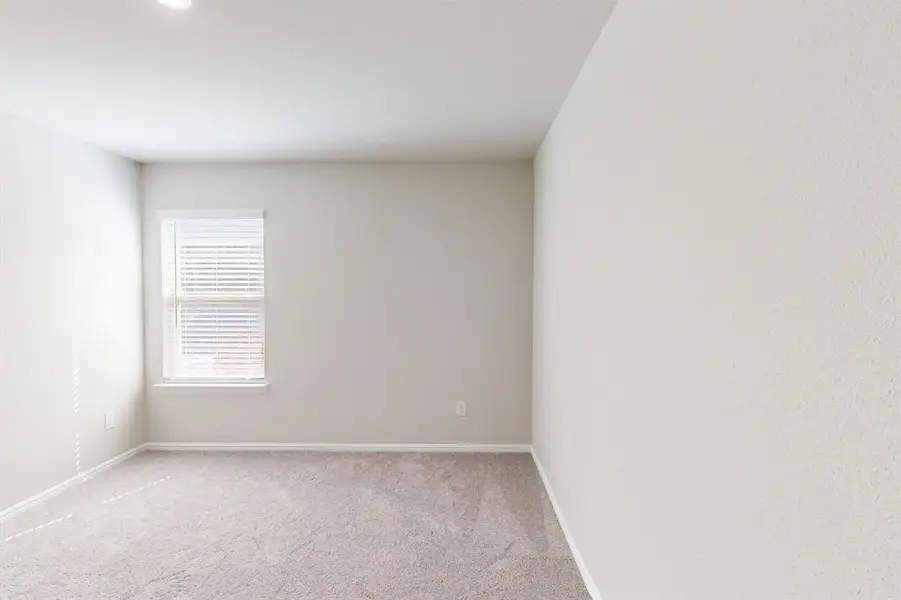 Spacious, unfurnished interior of a new home in Verandah, Royse City (Image 14). Spacious, unfurnished interior of a new home in Verandah, Royse City (Image 14).