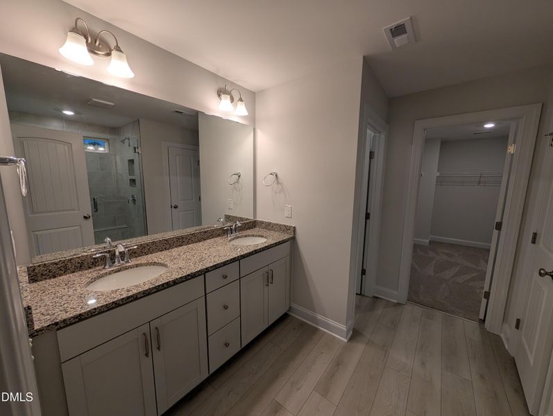 PXL_20250926_225926798