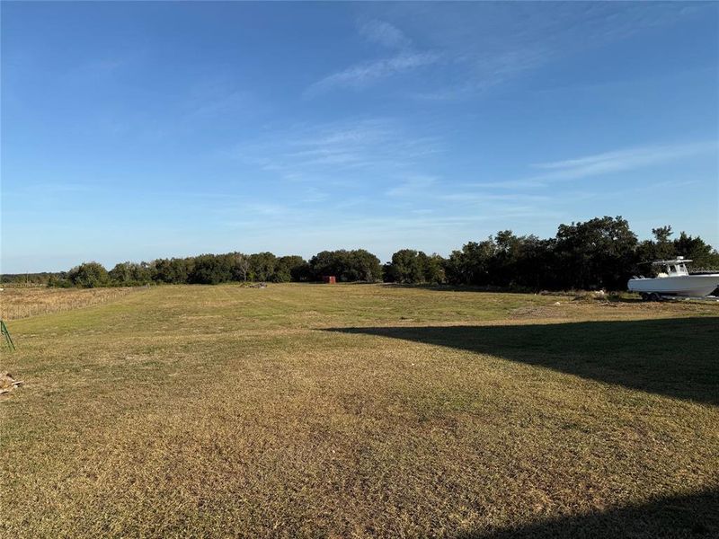 Exterior details and patio area of a home in , Bartow (Image 25).