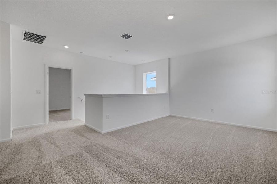 Spacious, unfurnished interior of a new home in Crossroads at Kelly Park, Apopka (Image 20). Spacious, unfurnished interior of a new home in Crossroads at Kelly Park, Apopka (Image 20).