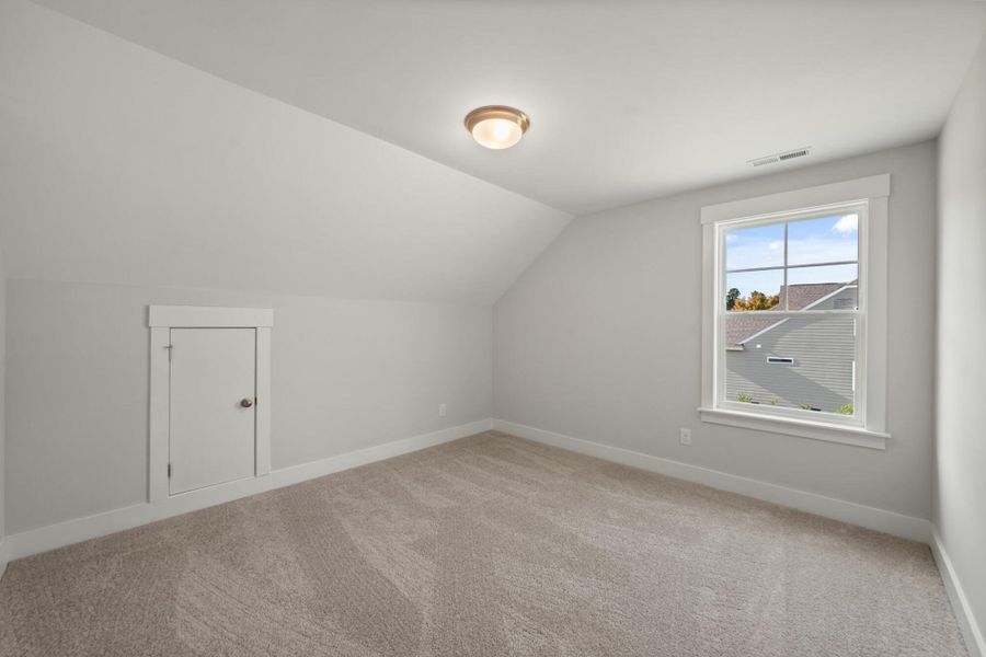 Spacious, unfurnished interior of a new home in Redland, Advance (Image 39).