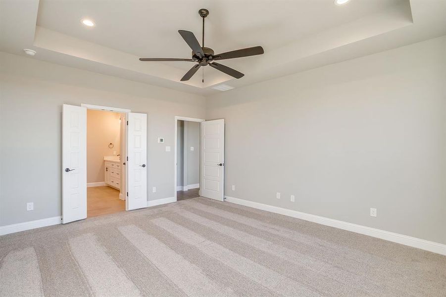 Spacious, unfurnished interior of a new home in , Weatherford (Image 30).