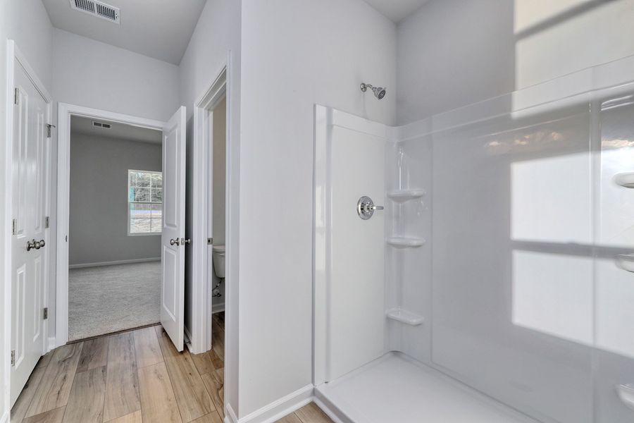 Spacious, unfurnished interior of a new home in Hainer Place, Conway (Image 36).