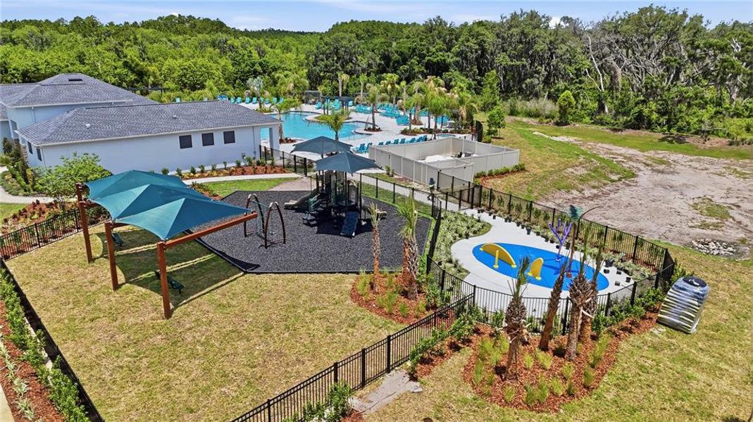 Community amenities in Cascades, Davenport (Image 30).