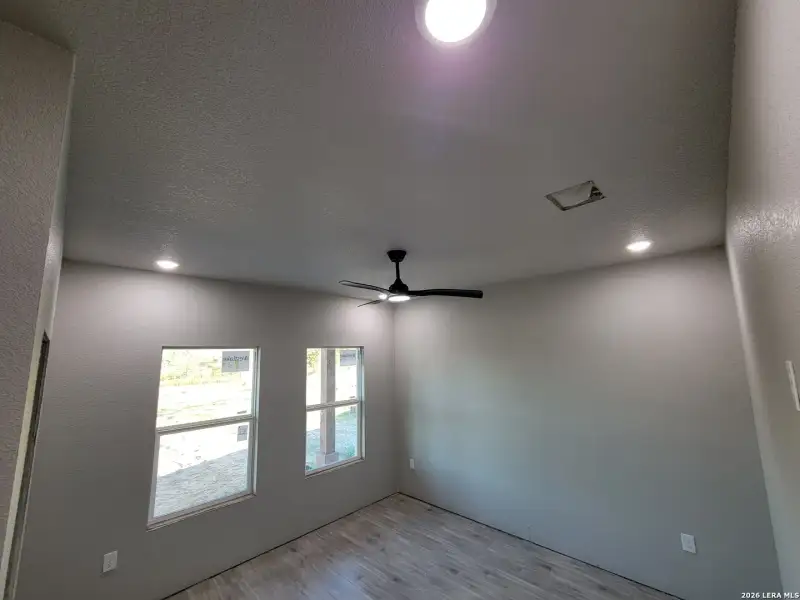 Spacious, unfurnished interior of a new home in , San Antonio (Image 17).