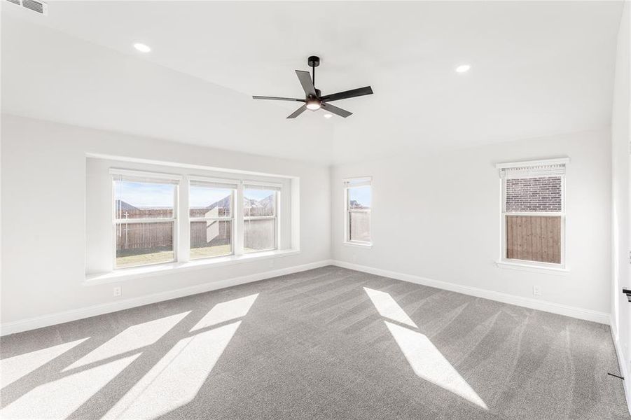 Spacious, unfurnished interior of a new home in Villages of Walnut Grove, Midlothian (Image 27).