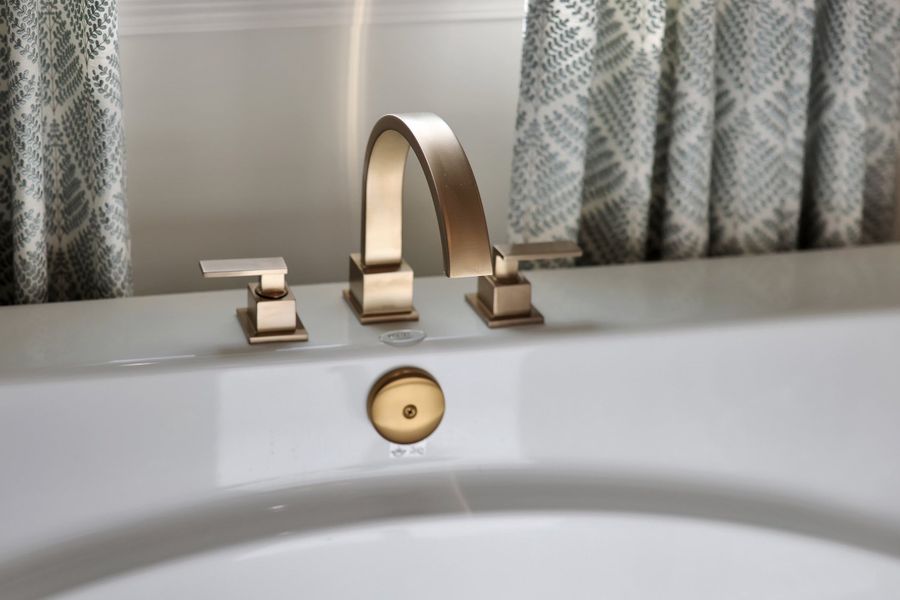 Representative interior finishes for a home built from the Sawyer by Riverside Homes in Mariposa at EverRange, Jacksonville (Image 27).