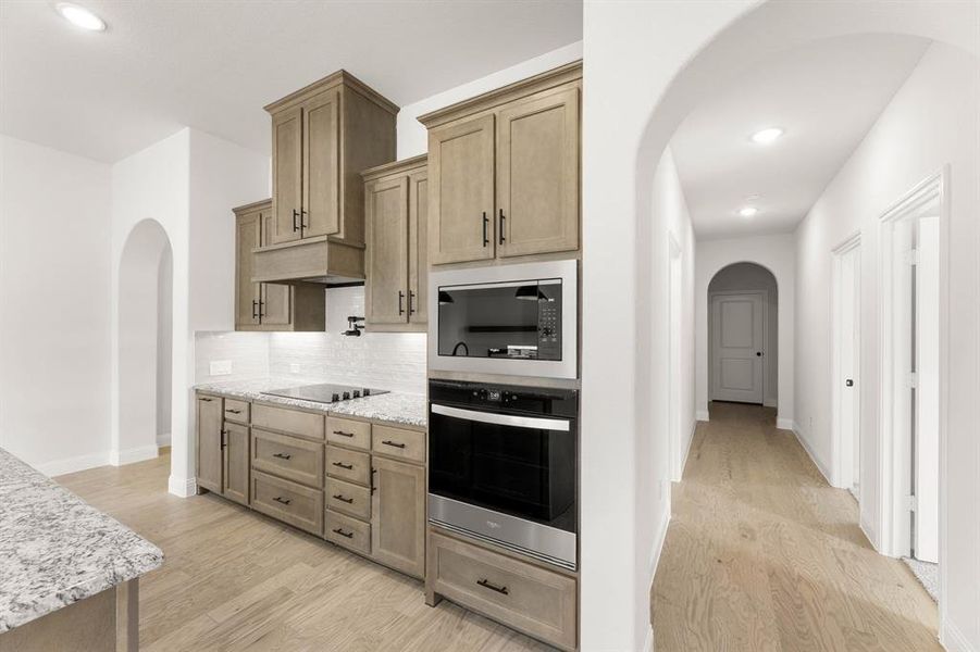 733 Winecup-Kitchen-4