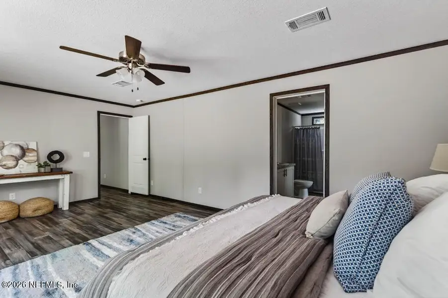 Furnished interior view inside a new home in , Middleburg (Image 45).