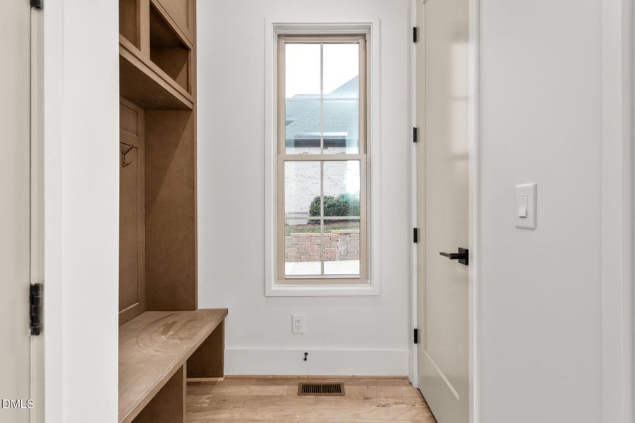 1150 Lochshire Drive-23