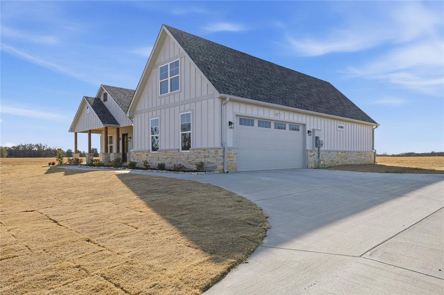 Front exterior of a new home in , Mabank, TX, highlighting curb appeal (Image 1). Front exterior of a new home in , Mabank, TX, highlighting curb appeal (Image 1).