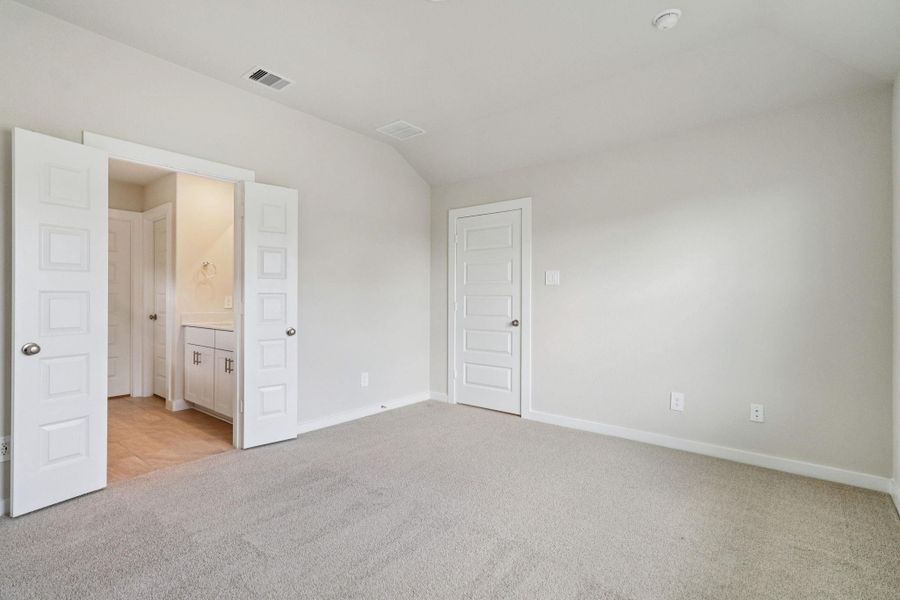 Spacious, unfurnished interior of a new home in Landing Meadows - Traditional Series, New Caney (Image 16). Spacious, unfurnished interior of a new home in Landing Meadows - Traditional Series, New Caney (Image 16).