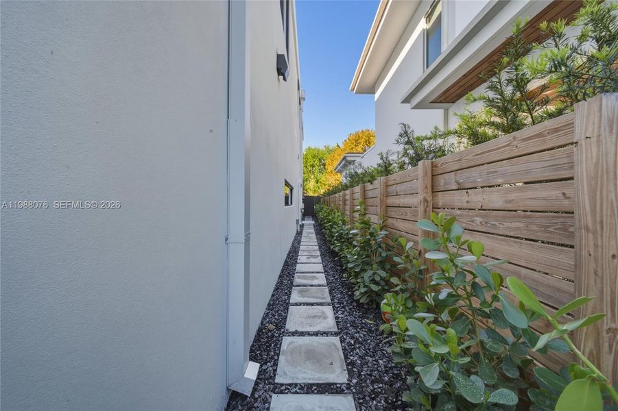 Exterior details and patio area of a home in , Miami (Image 30).