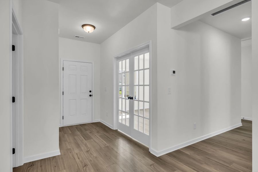 Spacious, unfurnished interior of a new home in Hampshire Hills, Columbia (Image 23).