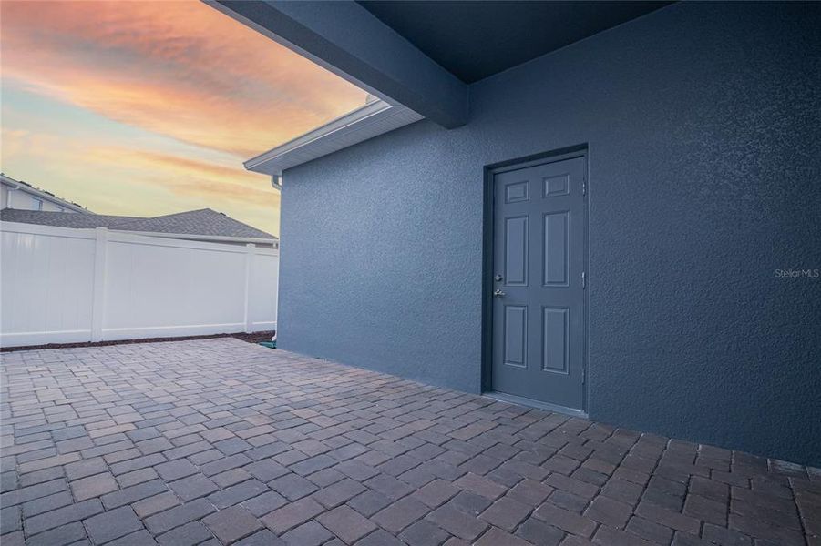 Spacious, unfurnished interior of a new home in , Orlando (Image 23).