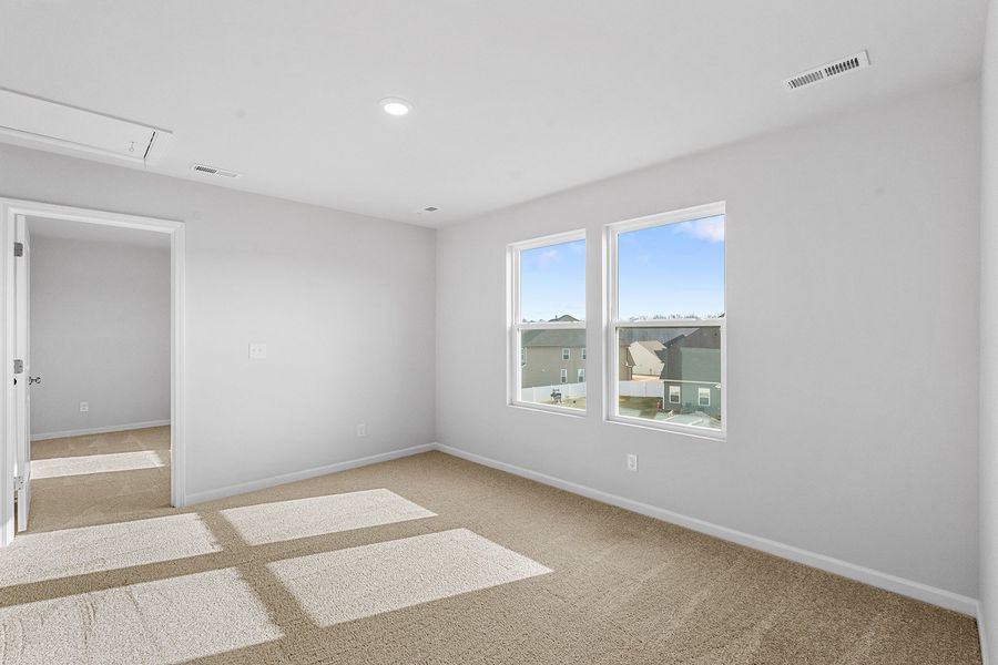 Spacious, unfurnished interior of a new home in Hanes Lake, Winston-Salem (Image 35). Spacious, unfurnished interior of a new home in Hanes Lake, Winston-Salem (Image 35).