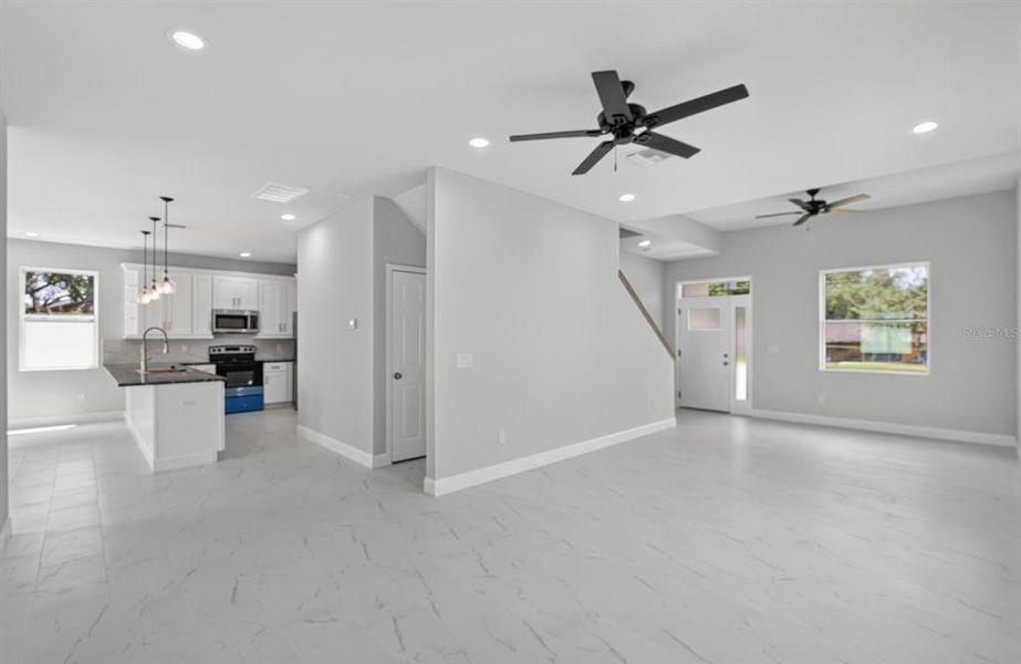 Spacious, unfurnished interior of a new home in , Thonotosassa (Image 30). Spacious, unfurnished interior of a new home in , Thonotosassa (Image 30).