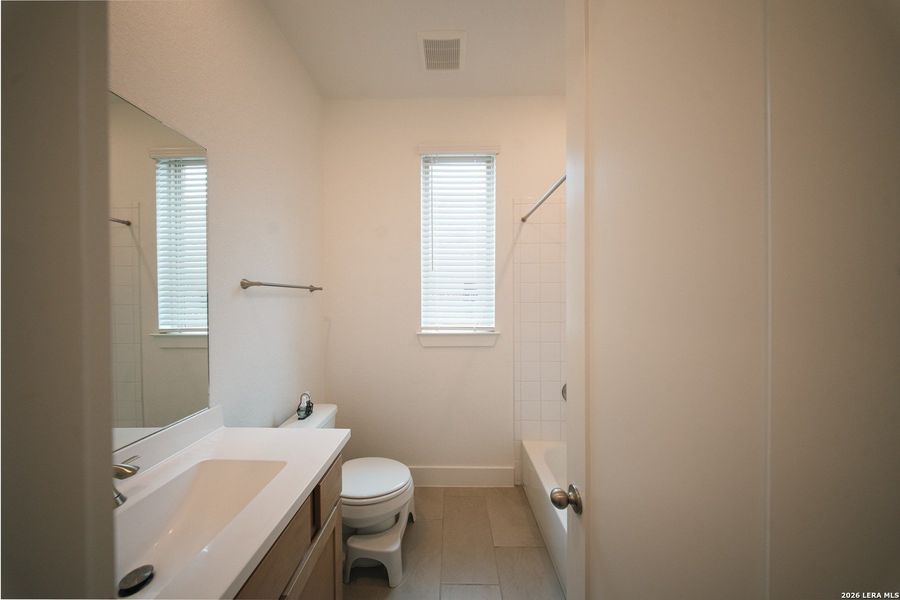 Furnished interior view inside a new home in Davis Ranch, San Antonio (Image 4). Furnished interior view inside a new home in Davis Ranch, San Antonio (Image 4).