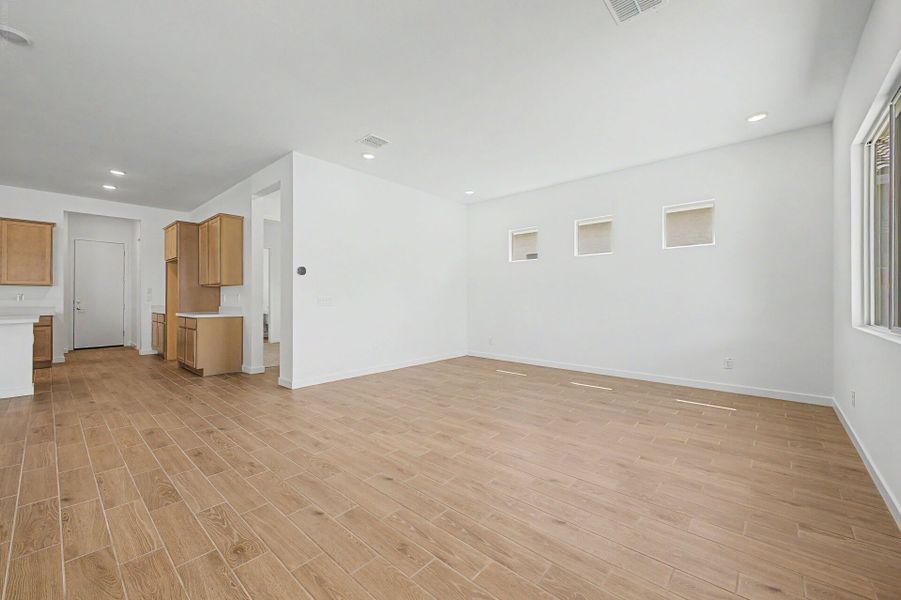 Spacious, unfurnished interior of a new home in Landmarke, San Tan Valley (Image 9). Spacious, unfurnished interior of a new home in Landmarke, San Tan Valley (Image 9).